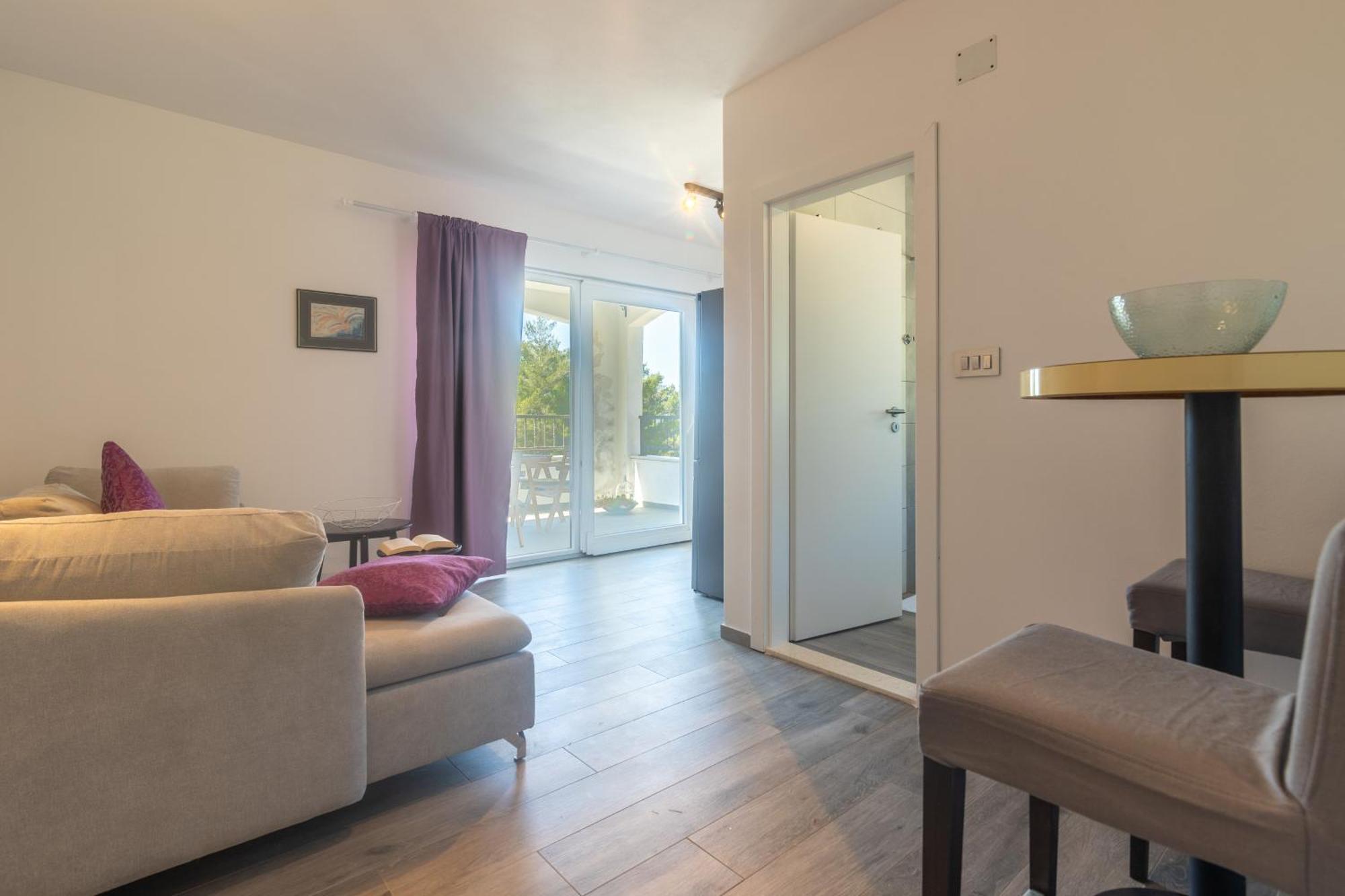 Apartments With A Parking Space Ivan Dolac, Hvar - 15784 Номер фото